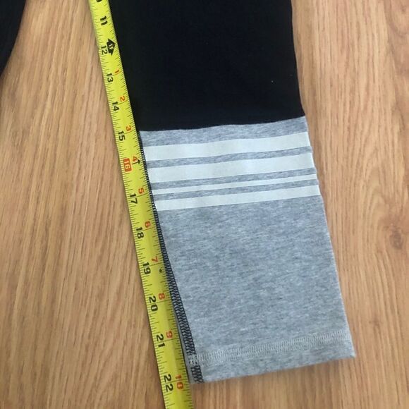 UNDER ARMOUR Leggings w/ Reflective Stripes - Picture 5 of 7